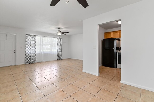 Photo - 149 Coventry Pl Unit G