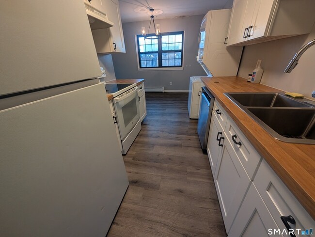 Photo - 21 Enid St Unit APT A