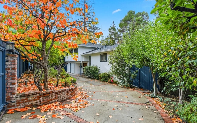 Photo - 339 Vine St Unit ID1421755P