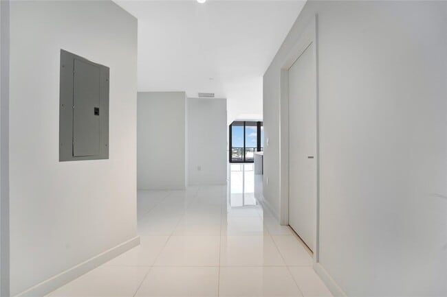 Photo - 851 NE 1st Ave Unit 3500