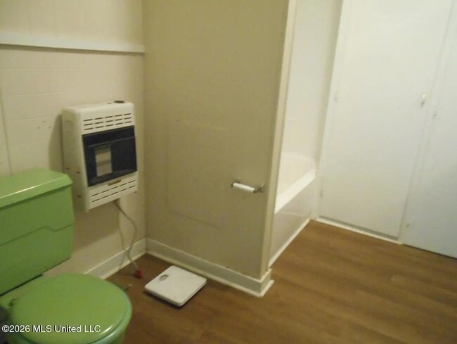 Photo - 8009 McComb Hville Rd