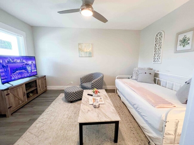 Photo - 1112 Morgan Ave Unit ID1268432P