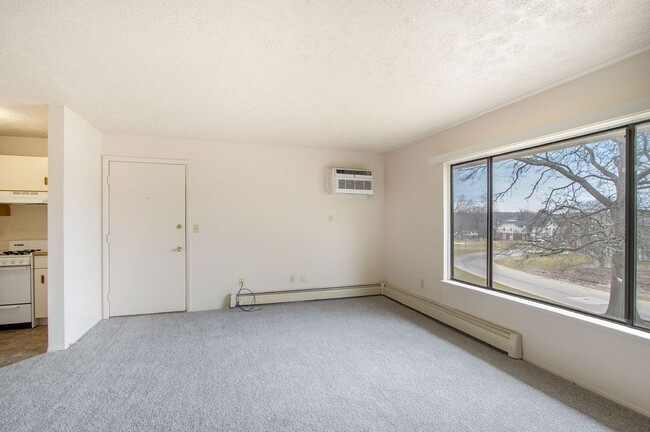 Photo - Seville Apartments