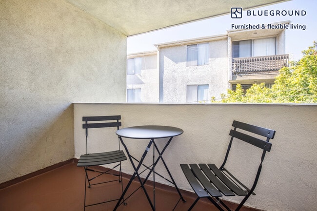 Photo - 219 S Barrington Ave Unit SI FL3-ID340