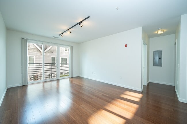 Photo - 163 Franklin Street