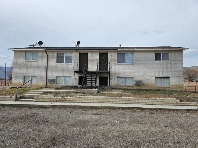 Building Photo - 215 N 400 W