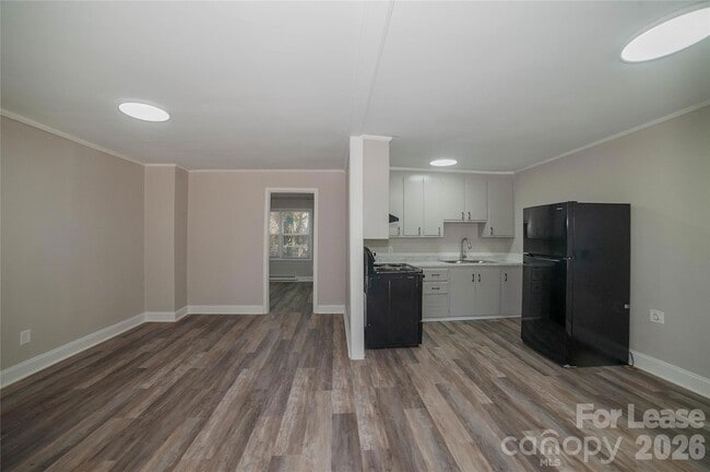 Photo - 5113 Higgins St