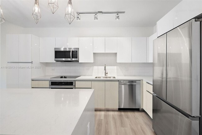 Photo - 101 Diplomat Pkwy Unit 1204