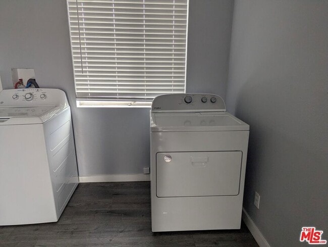 Photo - 901 W 64th St Unit 3