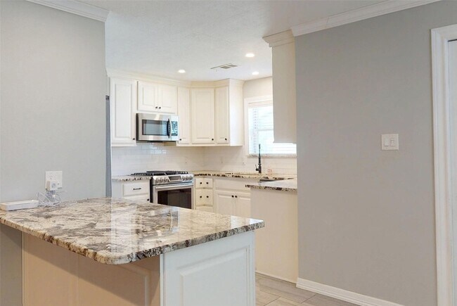 Photo - 5850 Braesheather Dr