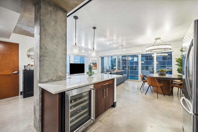 Photo - 800 Brazos St Unit 1007