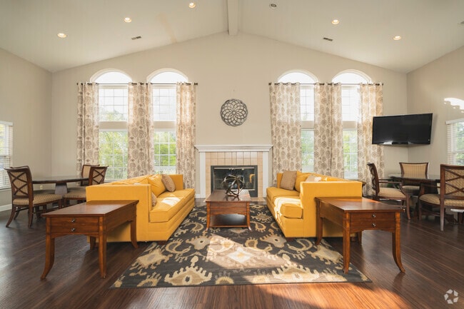 Interior Photo - Reserve at Dawson's Creek