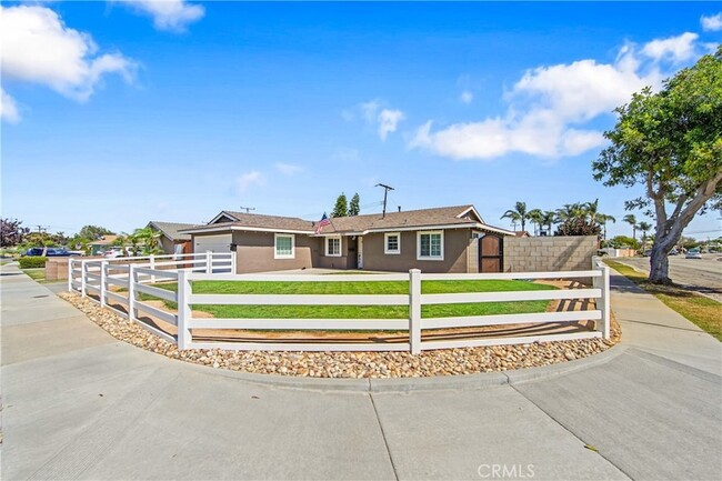 Photo - 5892 Meadowlark Dr