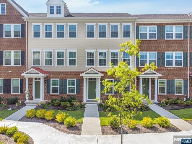 Building Photo - 9 Landmark Ln Unit 1003