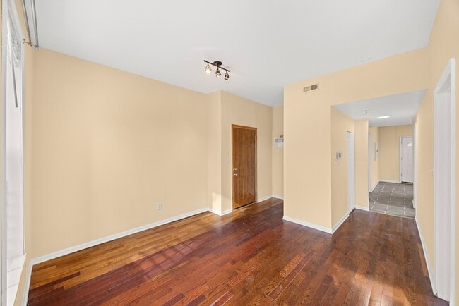 Photo - 6649 S Rhodes Ave
