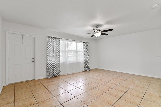 Photo - 149 Coventry Pl Unit G