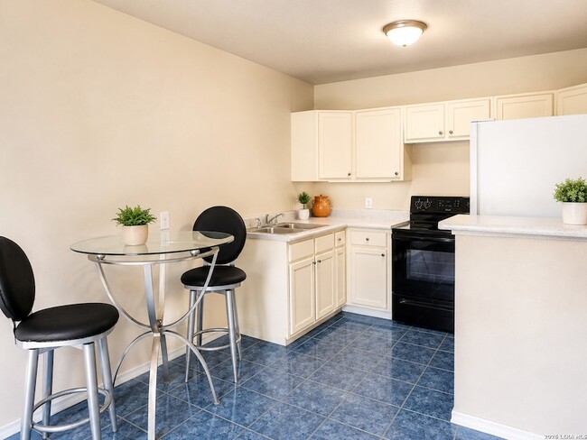 Photo - 14424 Higgins Rd