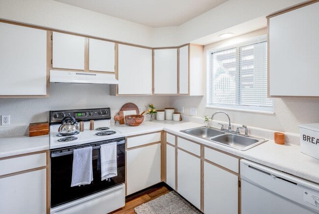 Photo - Steeplechase Apartments and Townhomes