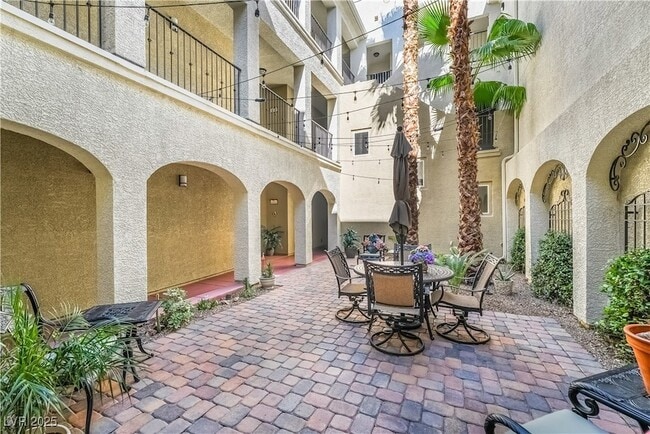 Photo - 2555 Hampton Rd Unit 6204