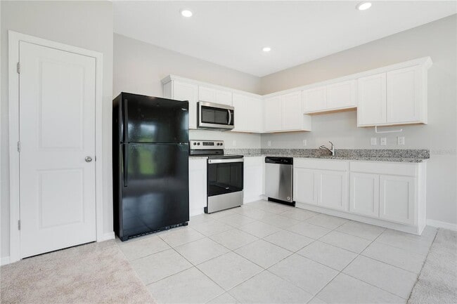 Photo - 1068 Appleton St