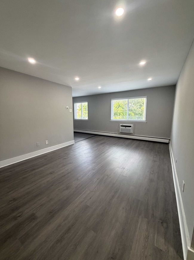 Photo - Emerson Flats