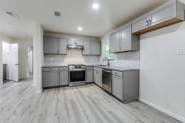 Photo - 2908 Scottsbluff Dr