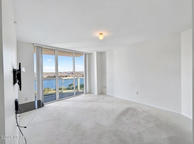 Photo - 231 Riverside Dr Unit 807