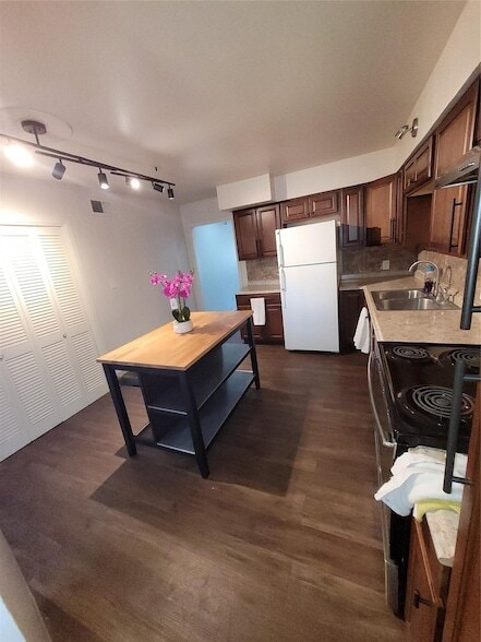 Photo - 7213 Beechnut St