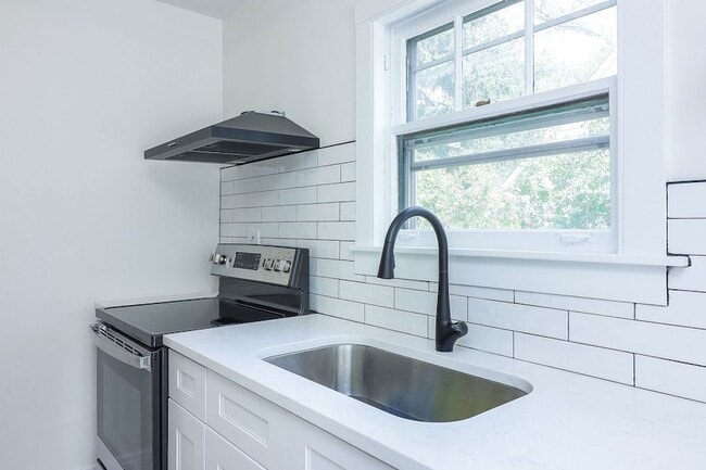 Photo - 15W355 Harvard St