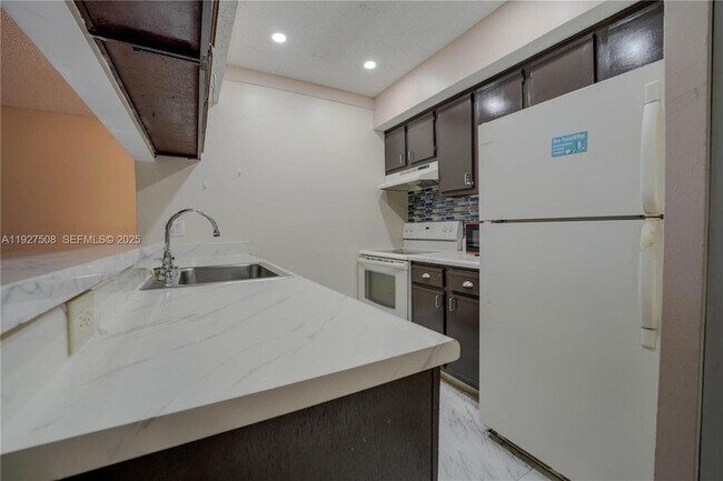 Photo - 5686 Rock Island Rd Unit 1141