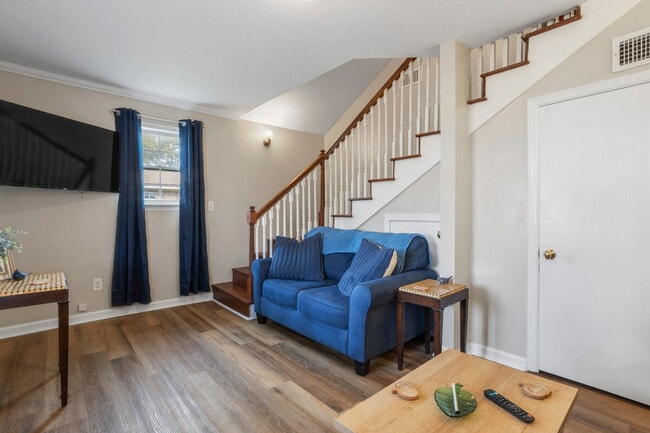 Building Photo - 426 Russell Ave Unit SI ID1473623P