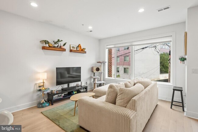 Photo - 662 Glick Ct NW