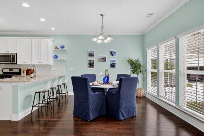 Photo - 1694 Sparkleberry Ln