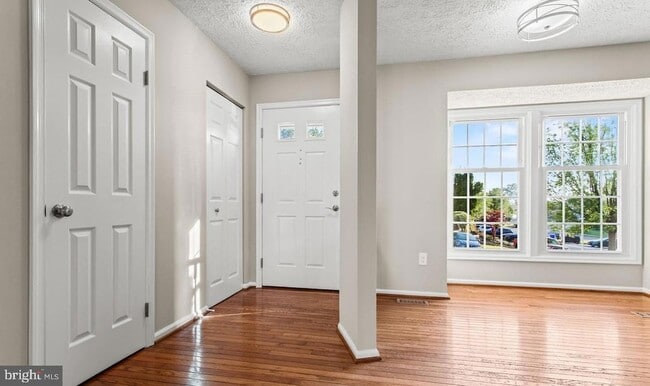 Photo - 6359 New Haven Ct