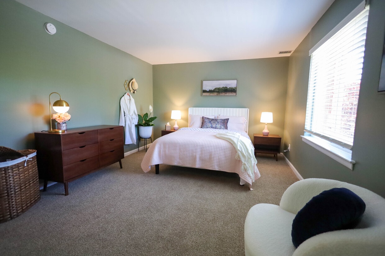 2 Bedroom 2 Bathroom - Two Bedroom/Two Bath XL