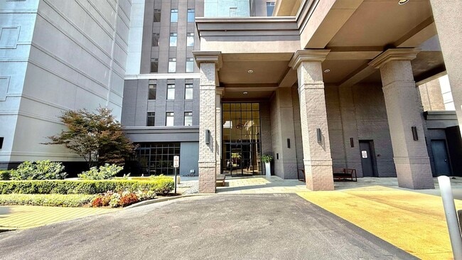 Photo - 717 Riverside Dr