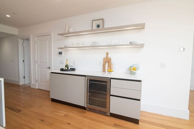 Photo - 726 E 8th St Unit 3