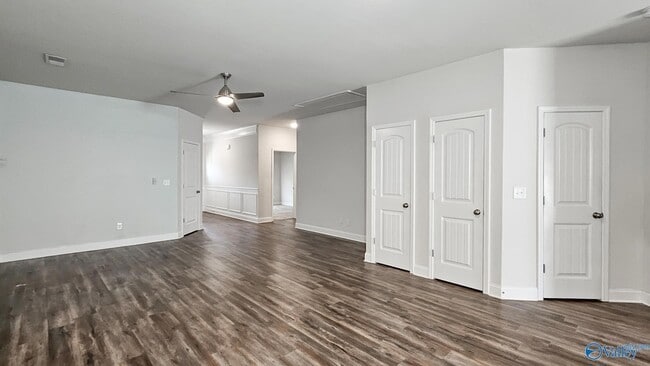 Photo - 403 Edgebrook Dr