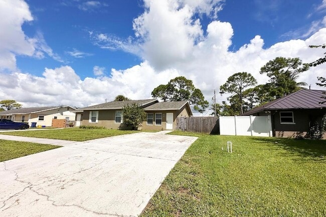 Building Photo - 6171 Heather St