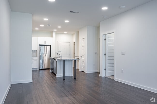 1BR, 1BA - 950SF - Station 75 Apartments at McDonough