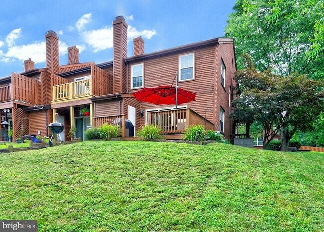 Photo - 111 Honey Locust Ct