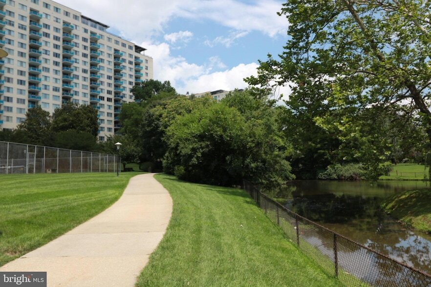 Photo - 10500 Rockville Pike Unit 1228