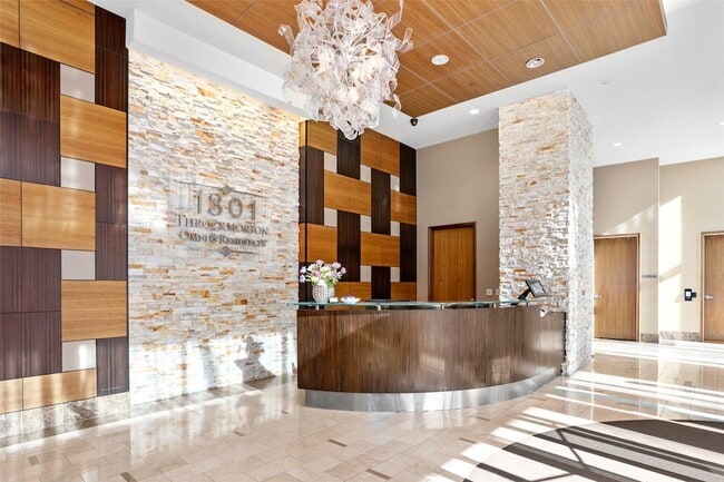 Building Photo - 1301 Throckmorton St Unit 2805