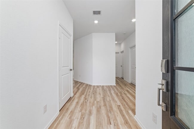 Photo - 5315 Sleepy Fox Ln