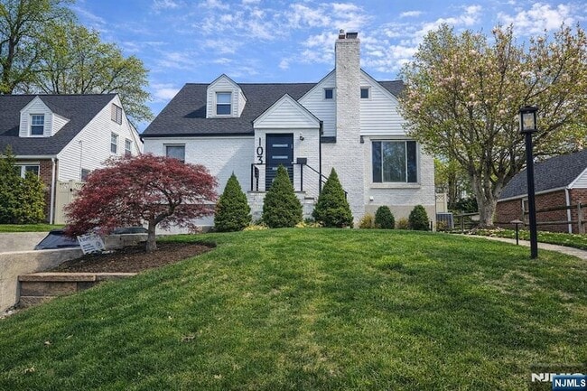 Building Photo - 103 E Cedar Ln