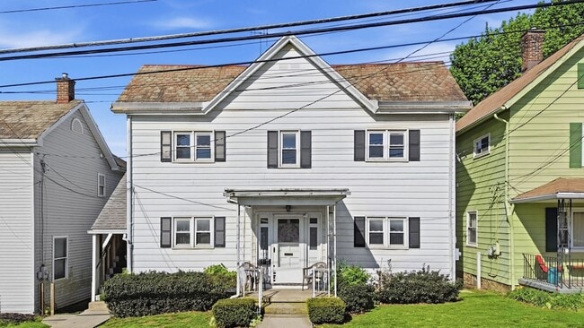 Photo - 129 S Clay St