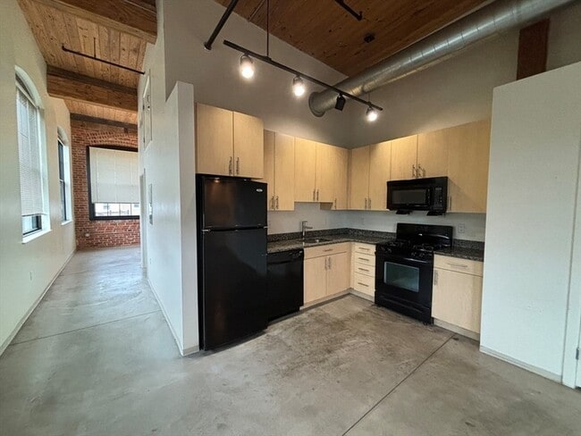 Building Photo - 88 Gerrish Ave Unit 318