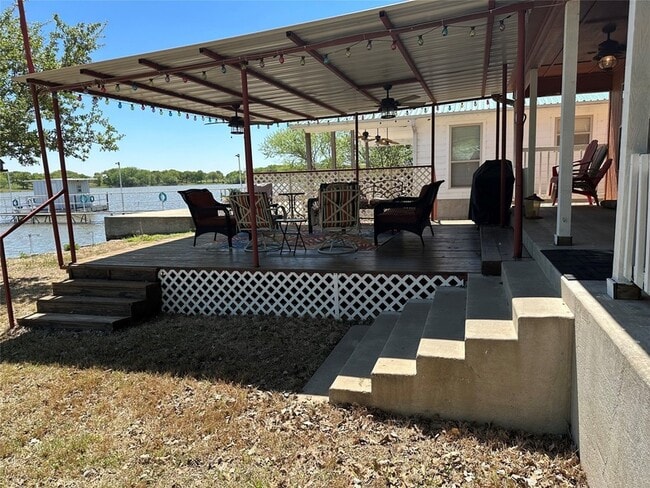 Photo - 348 Lake Loop