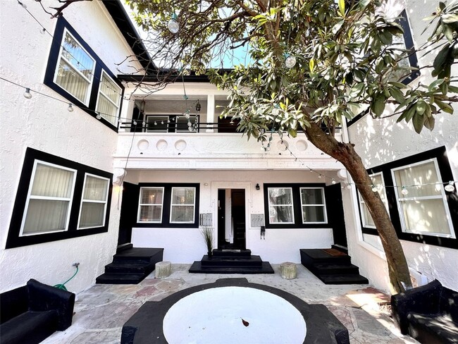 Photo - 415 Fairview St Unit 6