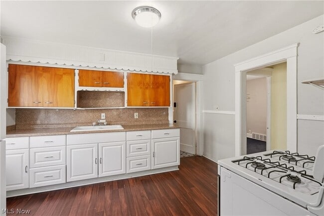 Photo - 515 E 143rd St Unit Downstairs